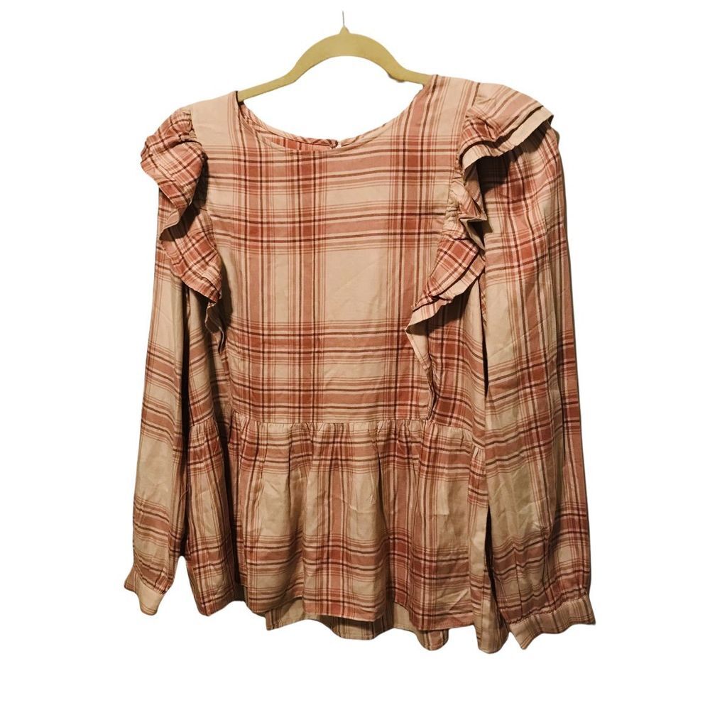 LOFT OUTLET BLOUSE plaid blouse.  Size medium. New with tags.‎